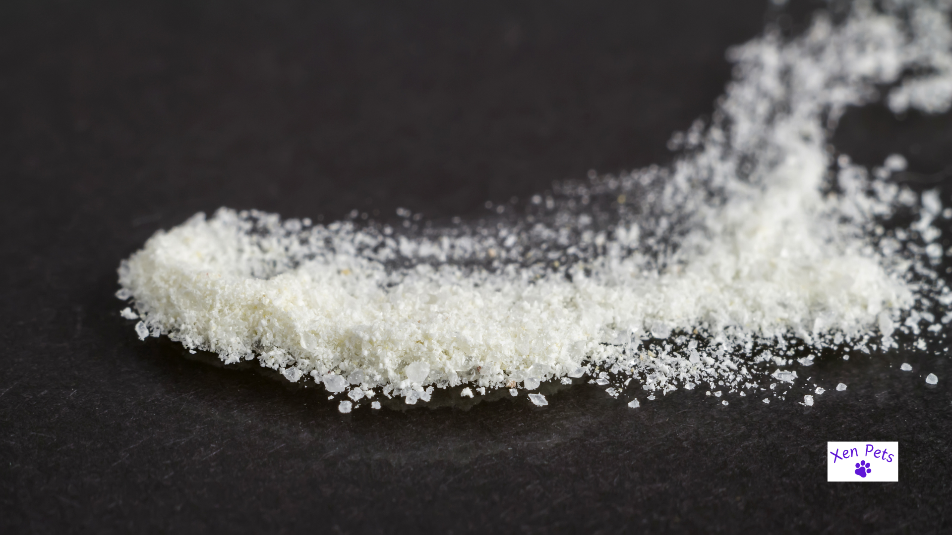 white glucosamine powder
